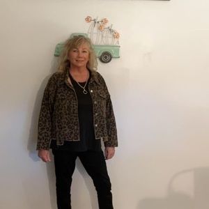 Meet your Posher, Vickie